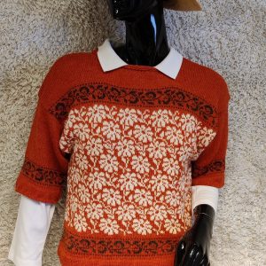 "Kukkaketo"-lyhythihainen neule