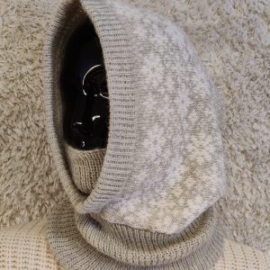 "Pakkaspäivä" -huppukauluri resorilla