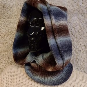 "Sinitaivas" -huppukauluri